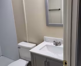 deck hill bathroom