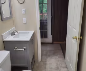 deck hill bathroom